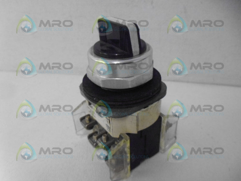 INDUSTRIAL SPARE PART 800T-J91KC7 SER. T SPRING RETURN SELECTOR SWITCH UNMP