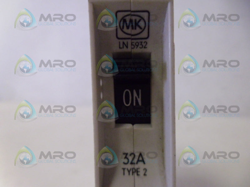MK ELECTRIC LN5932 CIRCUIT BREAKER 1P 32A NSNP