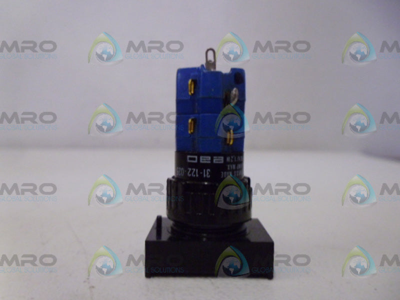 E A O 31-122-025 SQUARE PUSH BUTTON NSNP