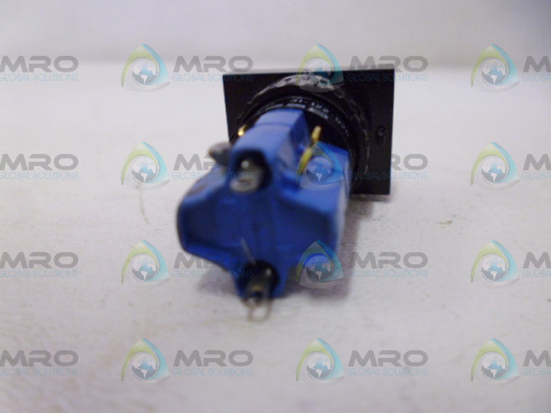 E A O 31-122-025 SQUARE PUSH BUTTON NSNP