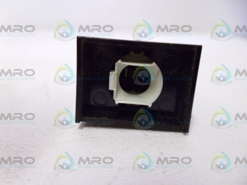 E A O 31-122-025 SQUARE PUSH BUTTON NSNP