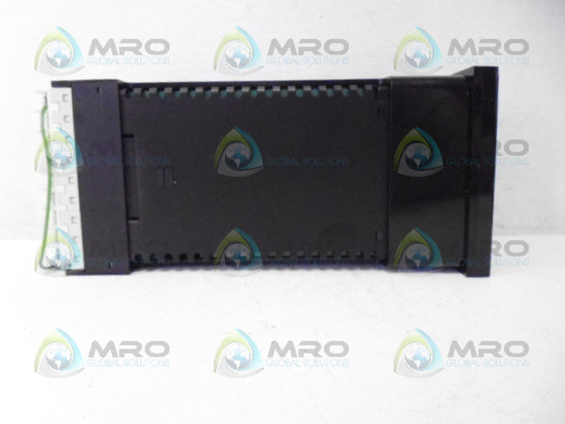 EUROTHERM 820-073-542[4,20]-623-000 TEMPERATURE CONTROLLER UNMP