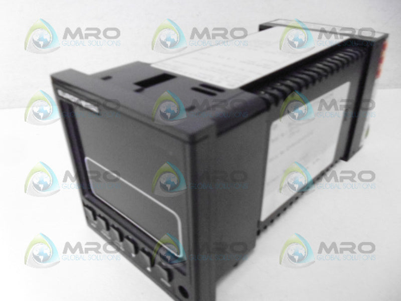 EUROTHERM 820-073-542[4,20]-623-000 TEMPERATURE CONTROLLER UNMP