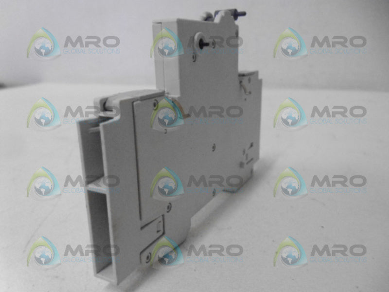 SIEMENS 5ST3011-0HG AUXILARY CIRCUIT SWITCH NSNP