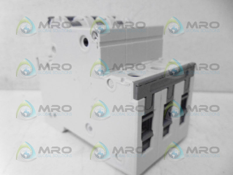 SIEMENS 5SY4308-8 CIRCUIT BREAKER 3P 8A *NEW NO BOX*