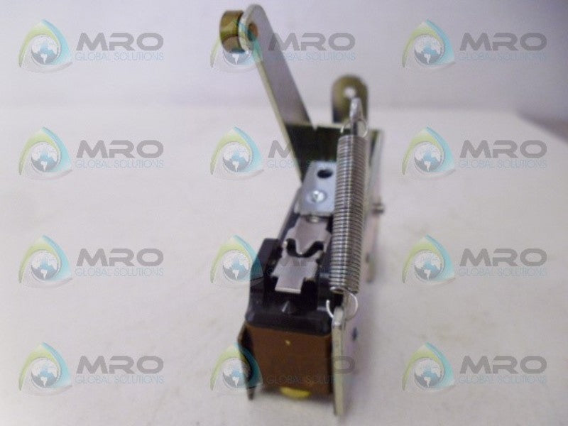 HONEYWELL 133568 AUXILIARY SWITCH *NEW IN BOX*