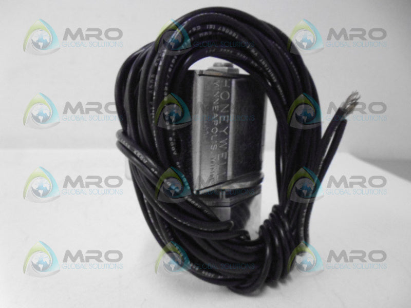 HONEYWELL V4046C1120 PILOT GAS VALVE *NEW IN BOX*