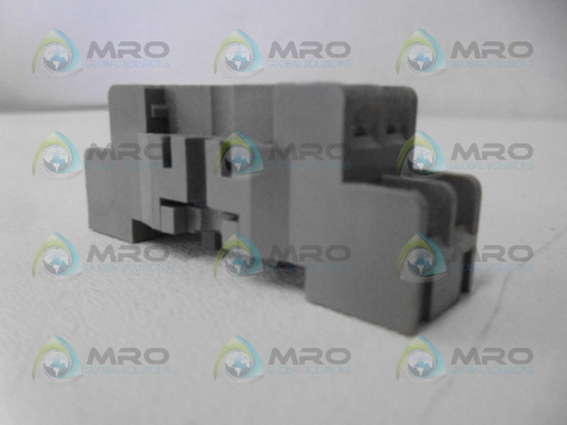 IDEC SY25-05 POWER SOCKET NSNP