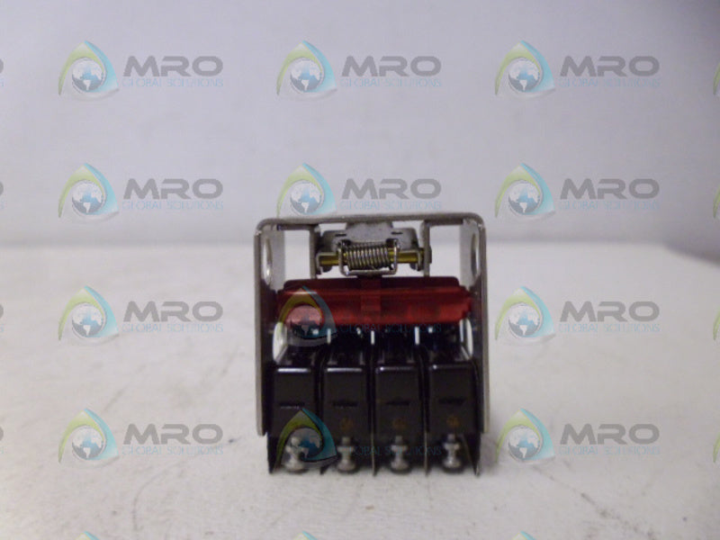 MICRO SWITCH 2D33 FLANGE MOUNT HOUSING NSMP