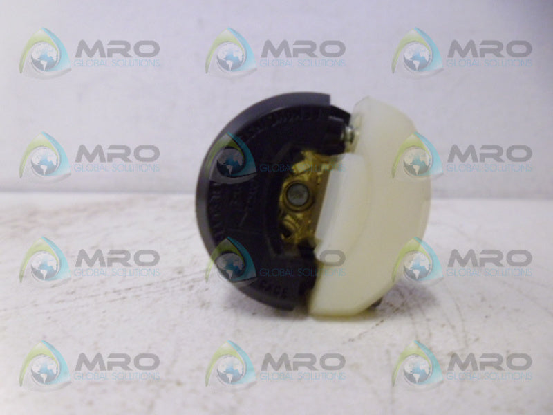 LEVITON NEMA 6-15 CONNECTOR NSNP