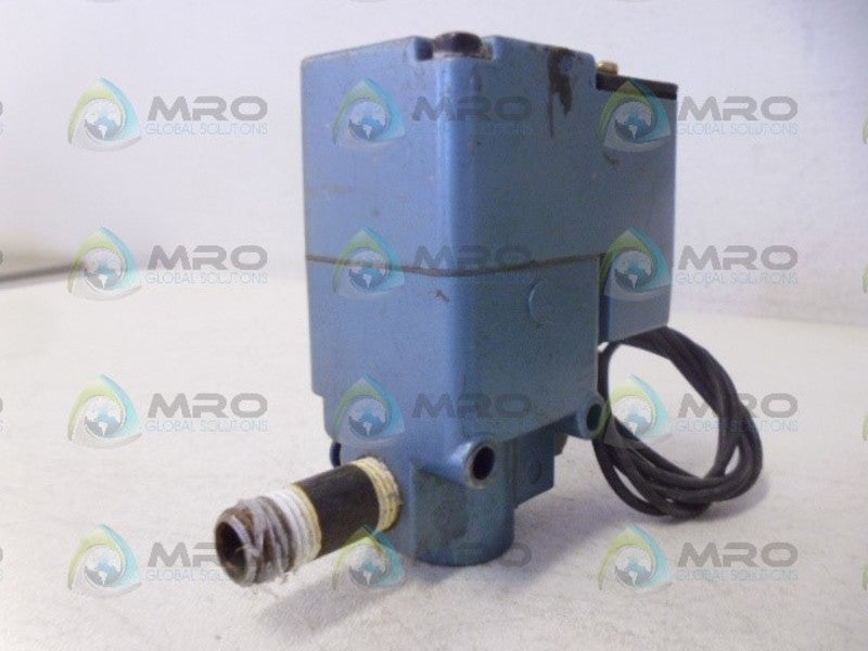 MAC 225B-115AAAA SOLENOID VALVE (AS PICTURED) UNMP