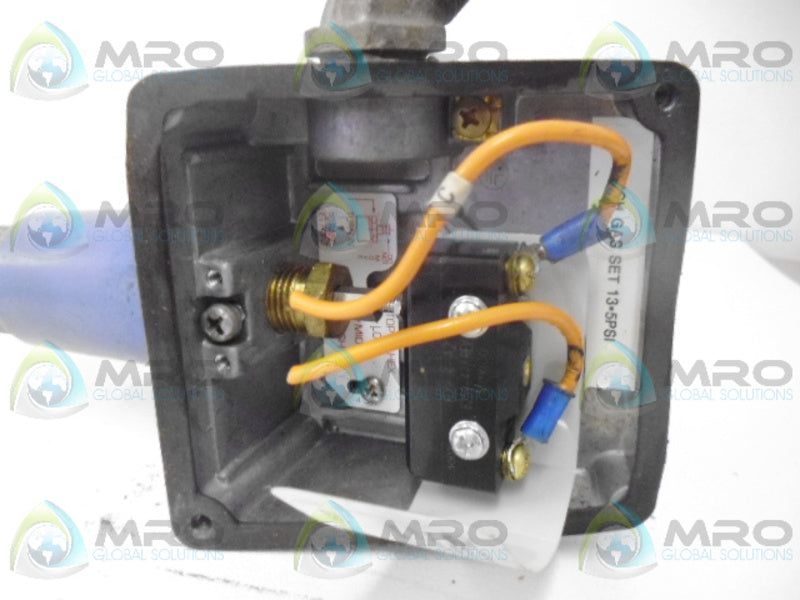 UNITED ELECTRIC H100-701 PRESSURE SWITCH (AS PICTURED) UNMP