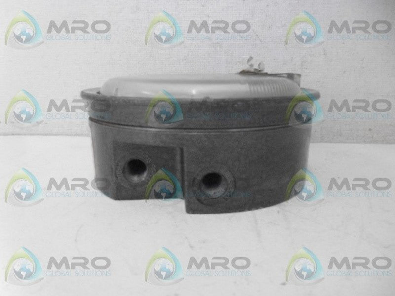 DWYER 2304 PRESSURE GUAGE (2-2)  UNMP