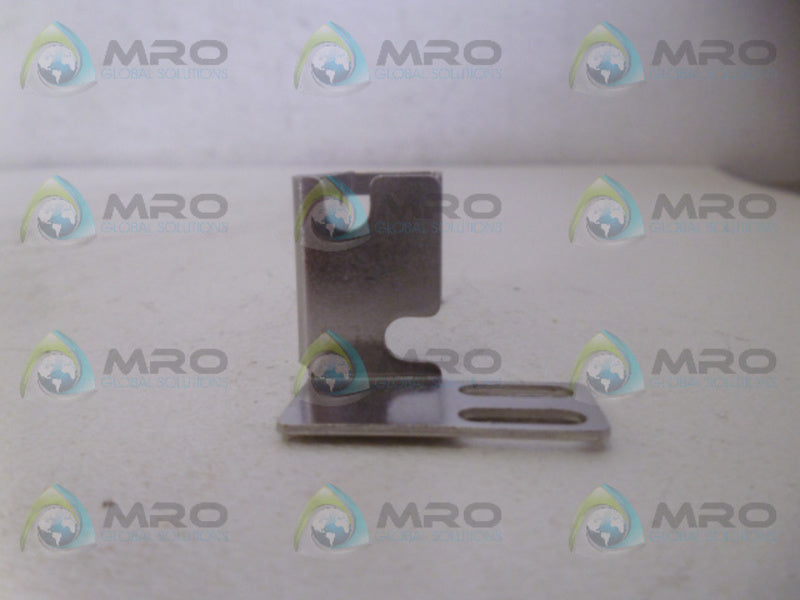 KEYENCE PZ-B31 L SHAPED BRACKET (AS PICTURED) NSMP