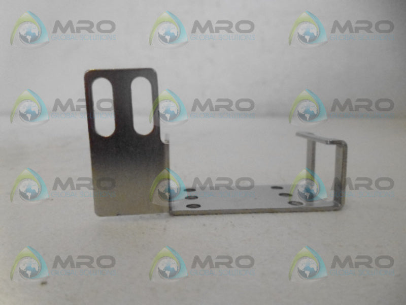 KEYENCE PZ-B31 L SHAPED BRACKET (AS PICTURED) NSMP