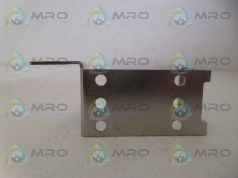 KEYENCE PZ-B31 L SHAPED BRACKET (AS PICTURED) NSMP