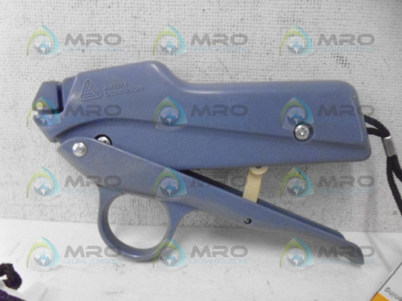 AVERY DENNISON 06110 BUTTONEER SCISSOR GRIP TOOL NSMP