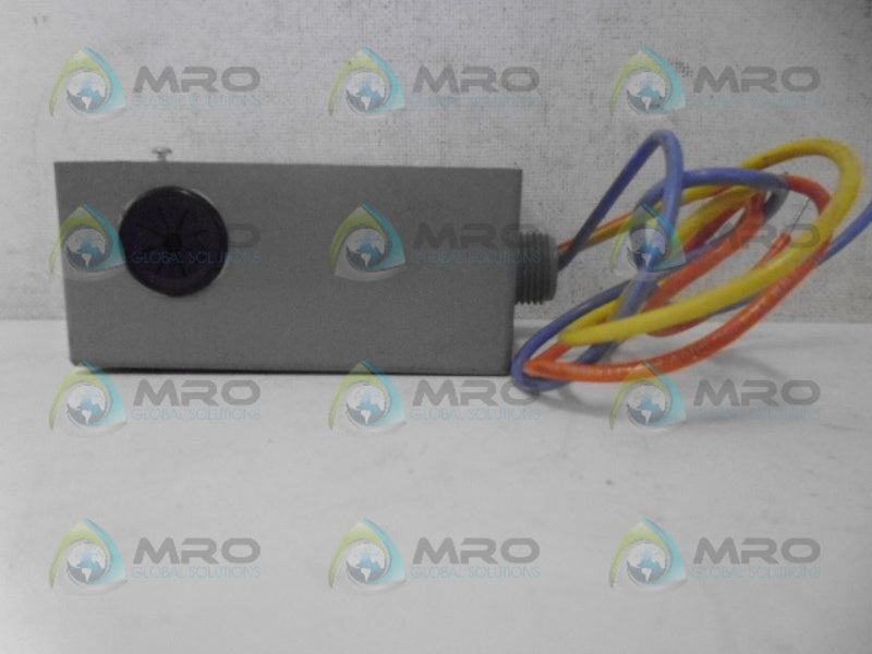 FUNCTIONAL DEVICES RIBXLCF ENCLOSED AC SENSOR *NEW NO BOX*
