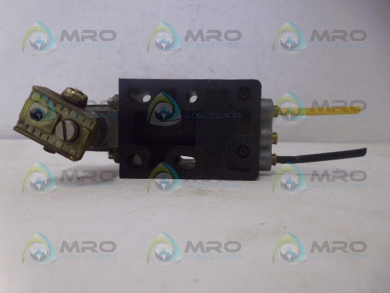 ARO 402-1-A AIR VALVE (AS PICTURED) *USED*
