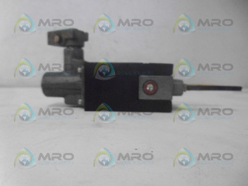 ARO 402-1-A AIR VALVE (AS PICTURED) *USED*