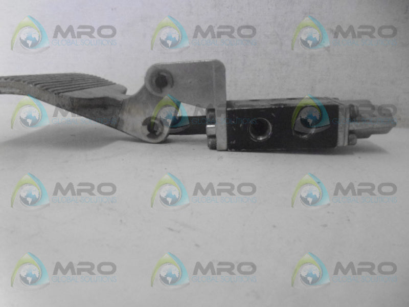 ARO 5631 01 02 FOOT PEDAL *USED*