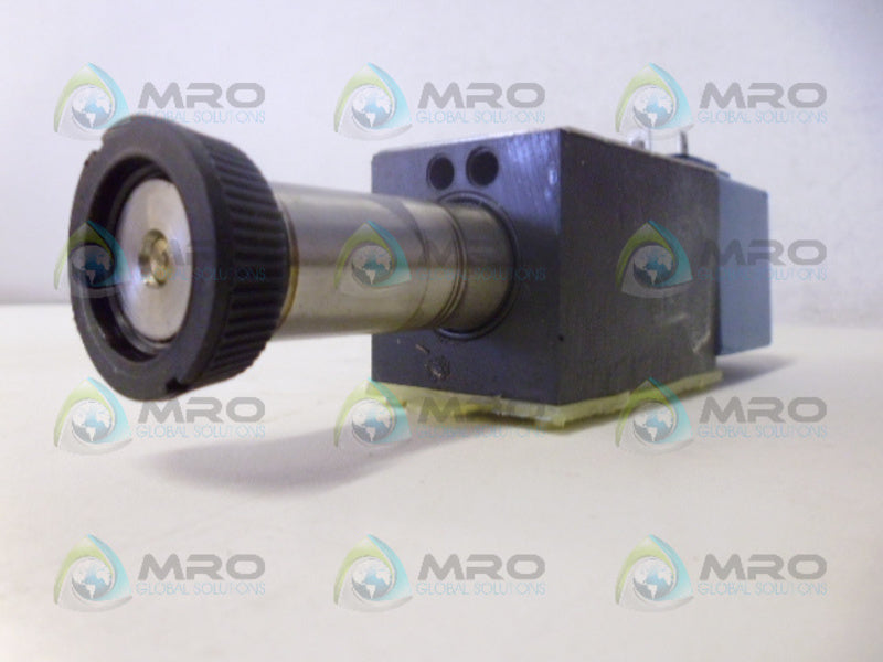 VICKERS DG4V-3-6C-M-U-BL6-60 VALVE (AS PICTURED) UNMP