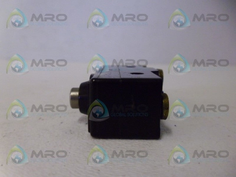 OMRON Z-10FD12Y-B7 SWITCH UNMP
