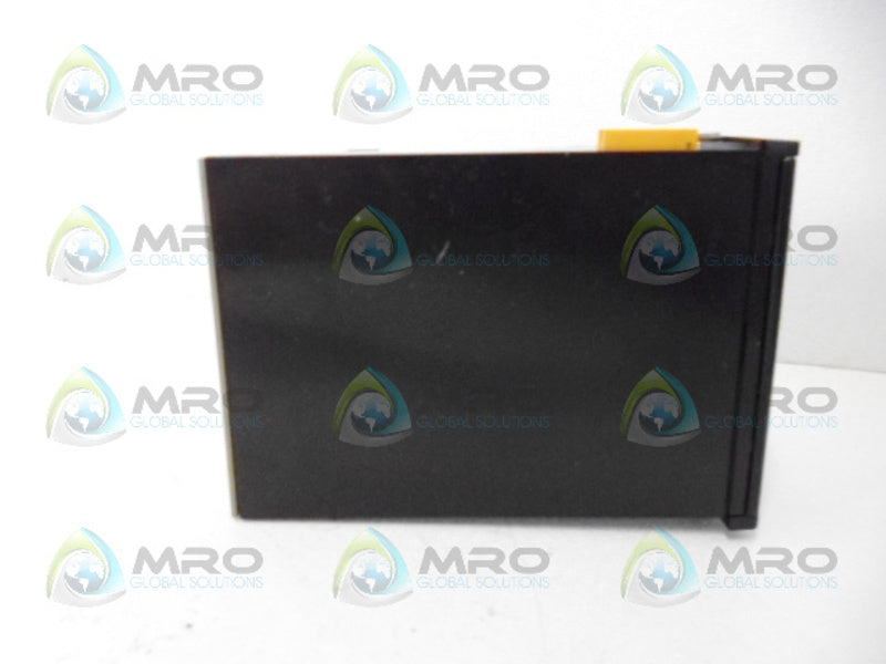 EUROTHERM 106-028-70-015-19-59-09 TEMPERATURE CONTROL NSNP