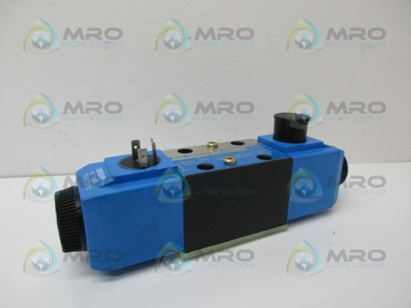VICKERS DG4V-3-6C-M-U-BL6-60 VALVE *USED*