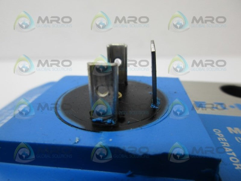 VICKERS DG4V-3-6C-M-U-BL6-60 VALVE *USED*