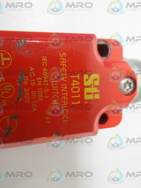 STI 44533-0130 SAFETY INTERLOCK SWITCH UNMP
