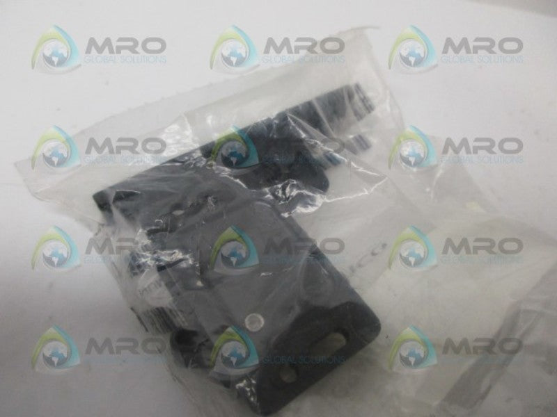 SOUTHCO C3-805-P ENCLOSURE SCREW MOUNT GRABBER NSMP