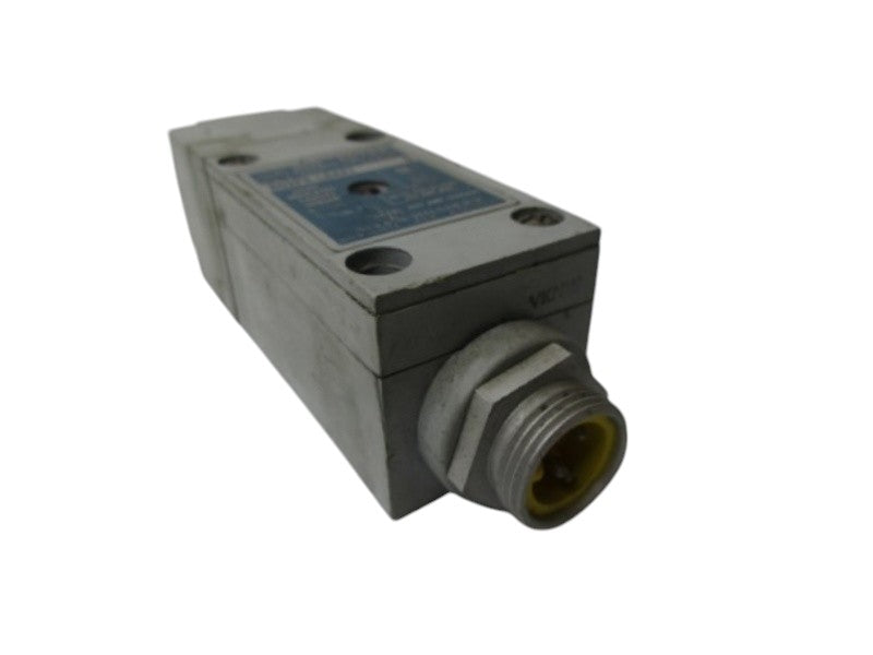 INDUSTRIAL SPARE PART 802PR-LBAK1 PROXIMITY LIMIT SWITCH UNMP