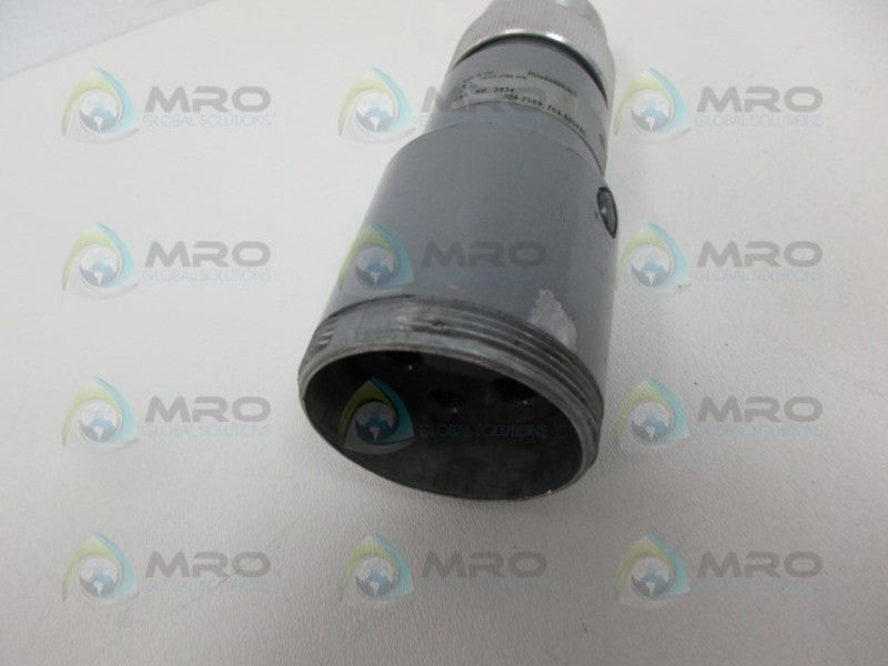 RUSSELLSTOLL 3934 30A-25OV 20A-600VAC PLUG CONNECTOR AS PICTURED UNMP