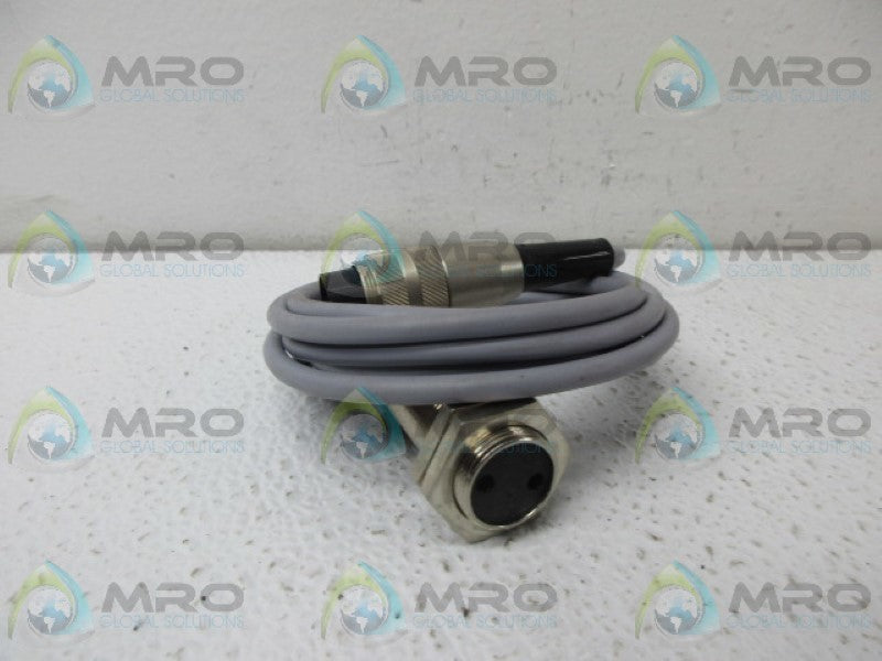 BAUMER FZAM18P1010 PHOTOELECTRIC DIFFUSE SENSOR NSNP