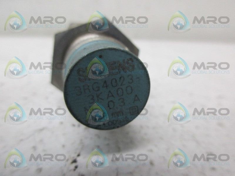 SIEMENS 3RG4023-3KA00 PROXIMITY SENSOR UNMP