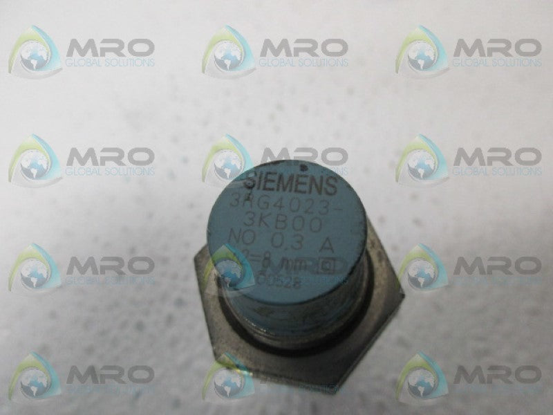 SIEMENS 3RG4023-3KB00 INDUCTIVE PROXIMITY SENSOR UNMP