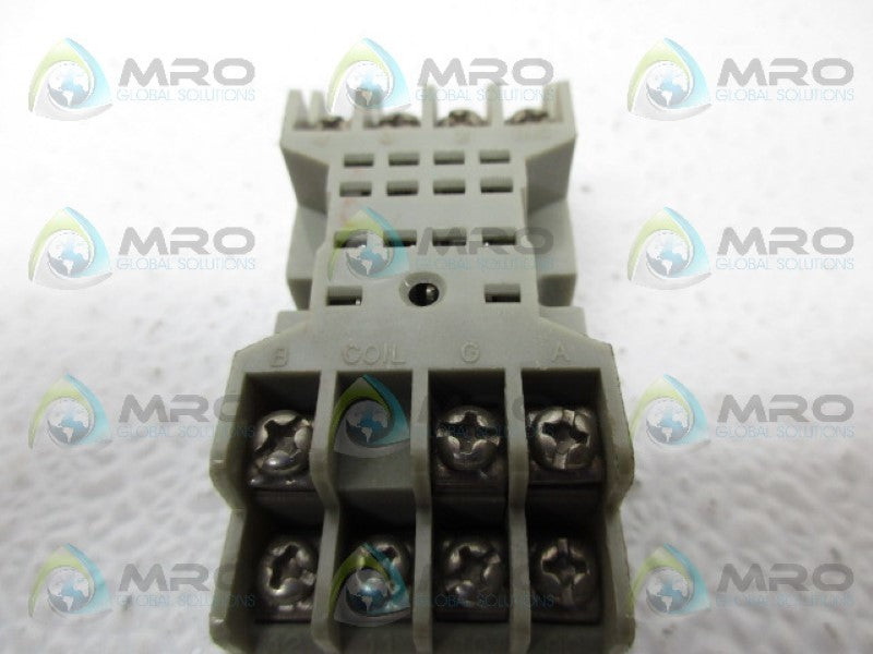YOUNG SQ-14 RELAY SOCKET NSNP