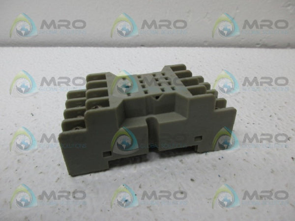 YOUNG SQ-14 RELAY SOCKET NSNP