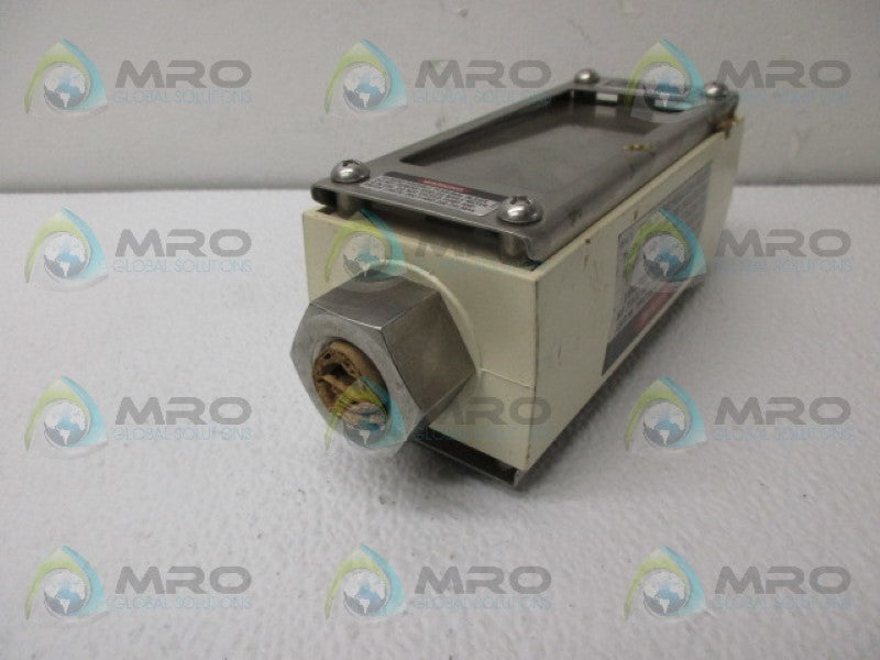 WALLACE & TIERNAN 5510A02107GXE FLOW METER UNMP