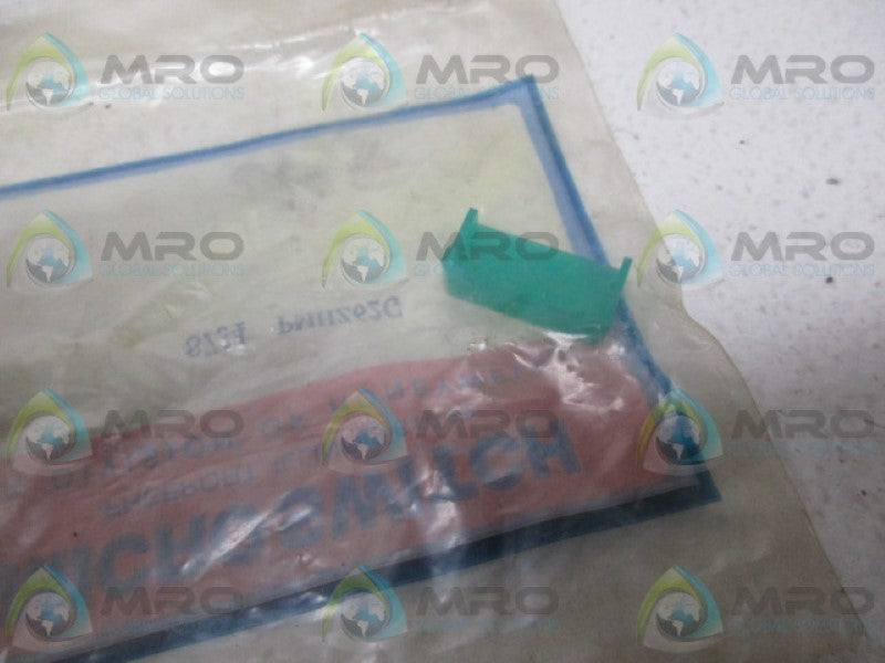 MICRO SWITCH PMHZ62G GREEN PUSHBUTTON LENS NSMP