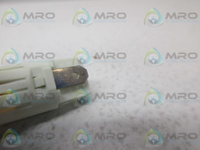 CHICAGO MINIATURE 1090QA3-28V AMBER INDICATOR LAMP NSNP