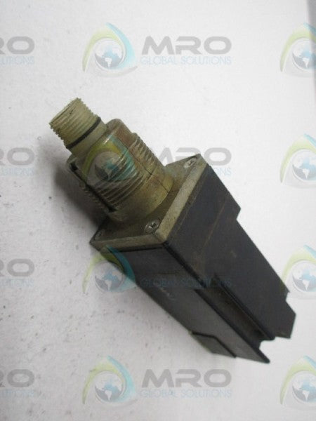 INDUSTRIAL SPARE PART 800MR-FXP16X SER. D PUSHBUTTON (AS PICTURED)  UNMP