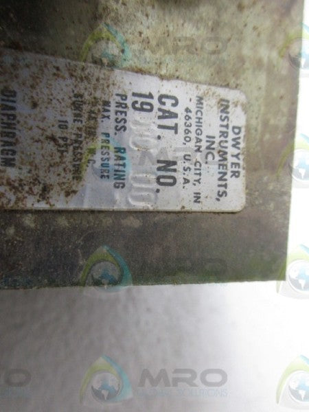 DWYER 1910-00 PRESSURE SWITCH (AS PICTURED)  UNMP