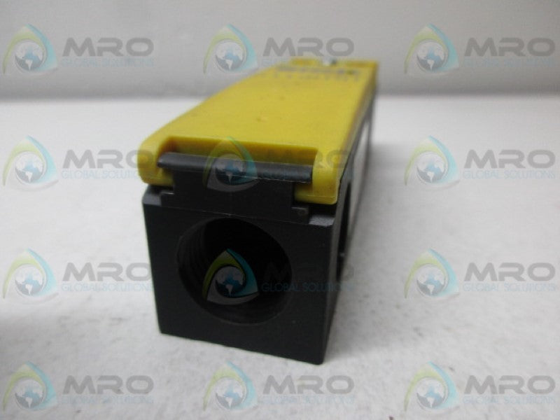 SICK i11-S213 SAFETY SWITCH  NSNP