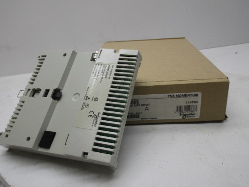 SCHNEIDER TSX MOMENTUM 170AAI03000 INPUT MODULE 8POINT ANALOG  NSMP