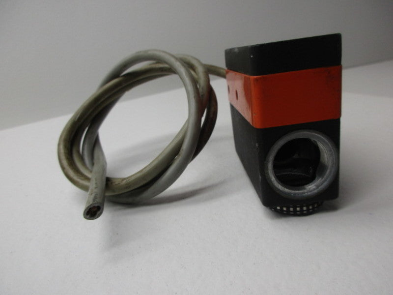SICK NT8-02412 SCANNER CONTRAST SENSOR (AS PICTURED)  UNMP