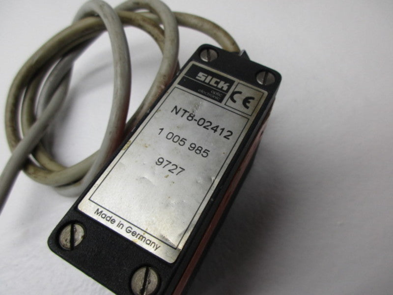SICK NT8-02412 SCANNER CONTRAST SENSOR (AS PICTURED)  UNMP