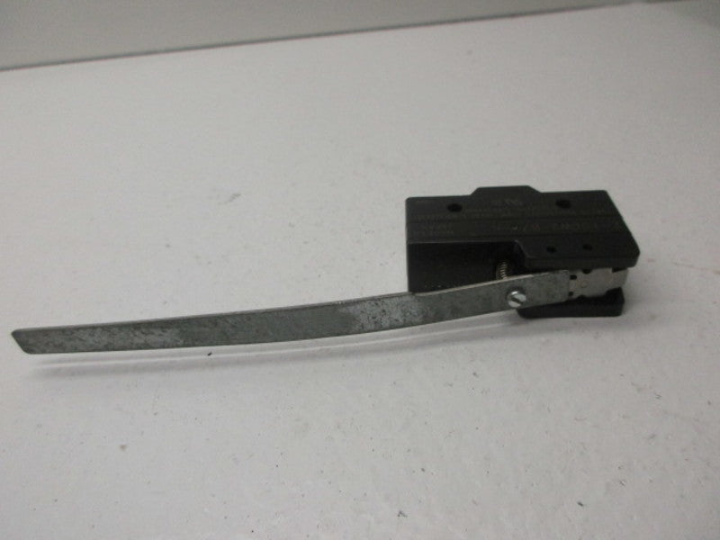 OMRON Z-15GW2-B7-K HINGE ROLLER LEVER SWITCH  NSNP