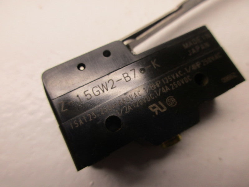 OMRON Z-15GW2-B7-K HINGE ROLLER LEVER SWITCH  NSNP